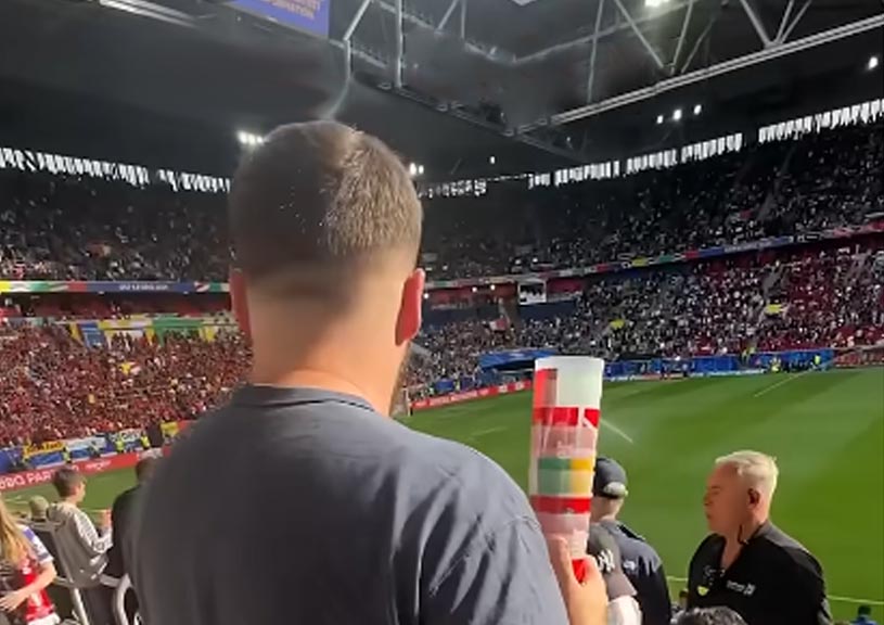 VIDEÓ! 90 € egyetlen meccsen? Így lett egy férfi pohárvadászatból jótékony adományozó! VIDEÓ! 90 € egyetlen meccsen? Így lett egy férfi pohárvadászatból jótékony adományozó!